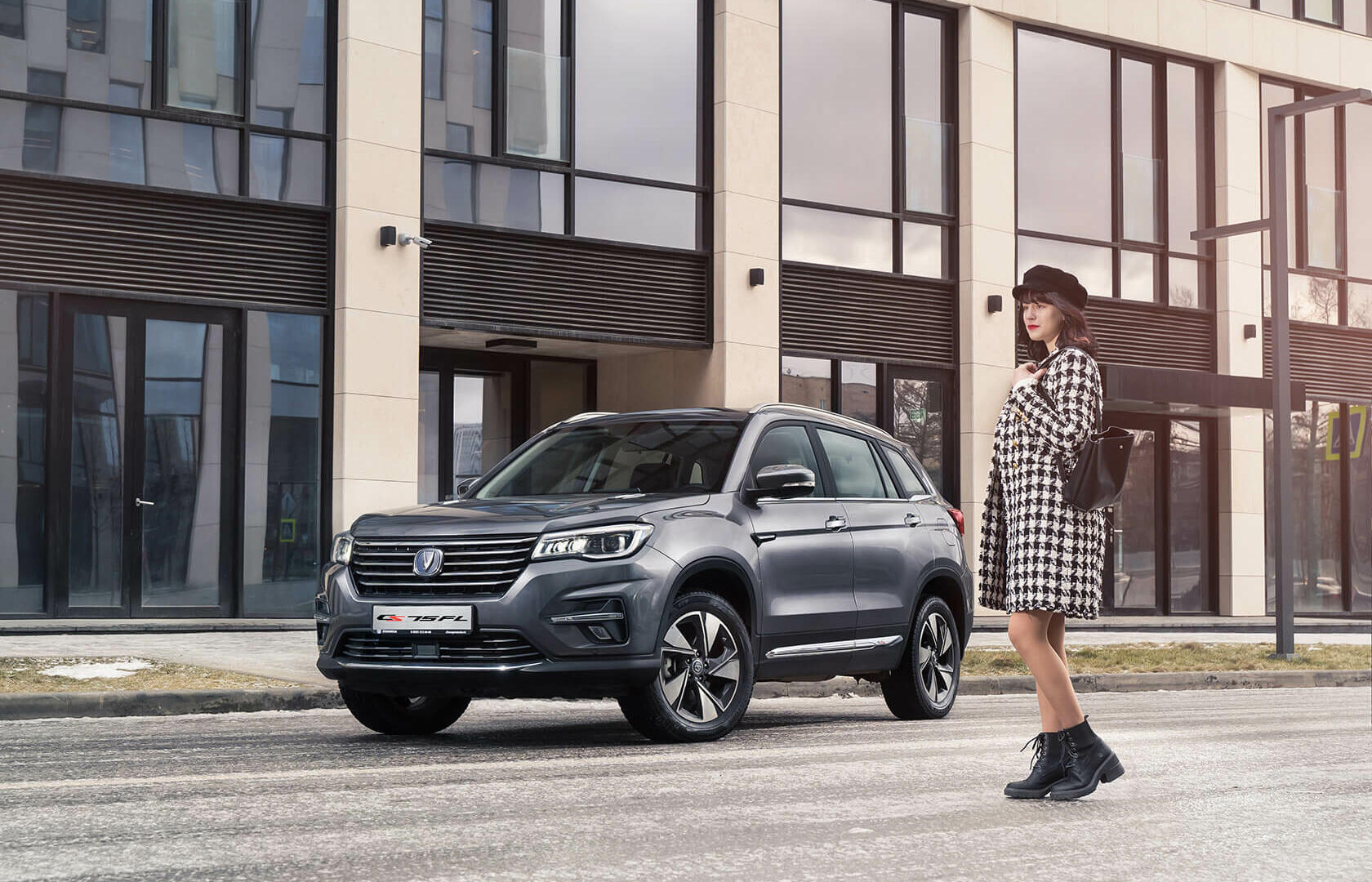 /img/cars/1637050085-exterior_changan_CS75FL_3.jpg