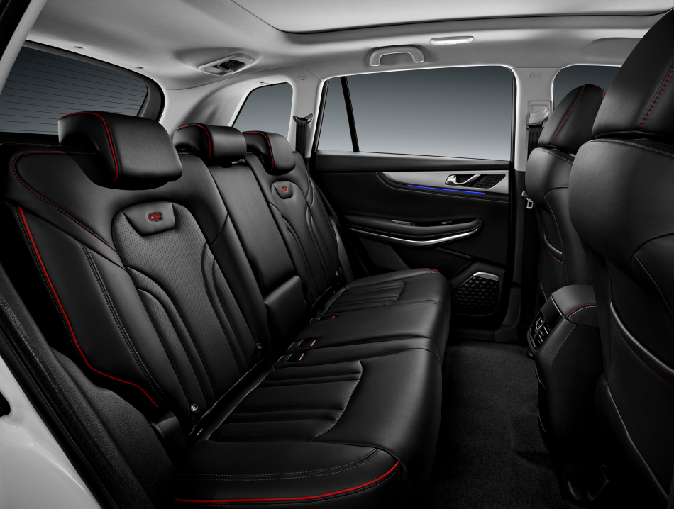 /img/cars/1637050086-interior_changan_CS75FL_5.jpeg