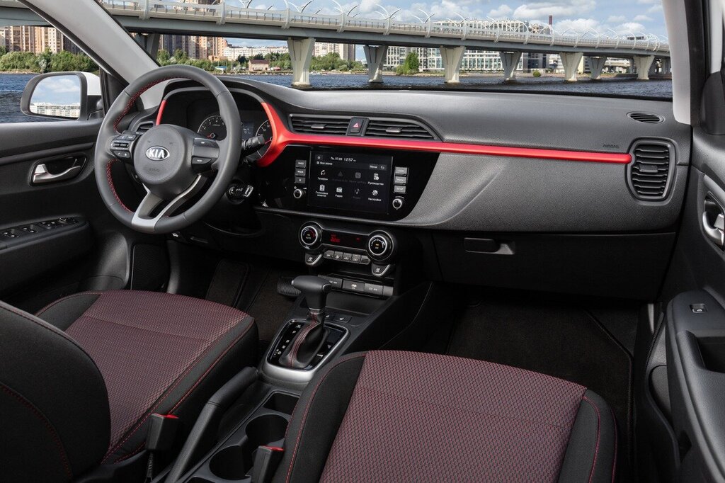 /img/cars/1637051763-interior_kia_Rio_New_2.jpg