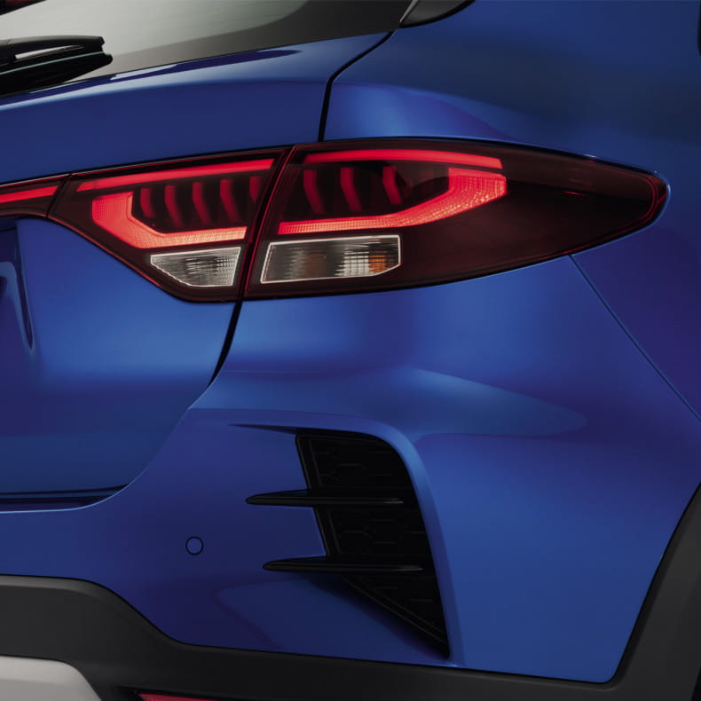 /img/cars/1637051775-exterior_kia_Rio_X_1.jpeg