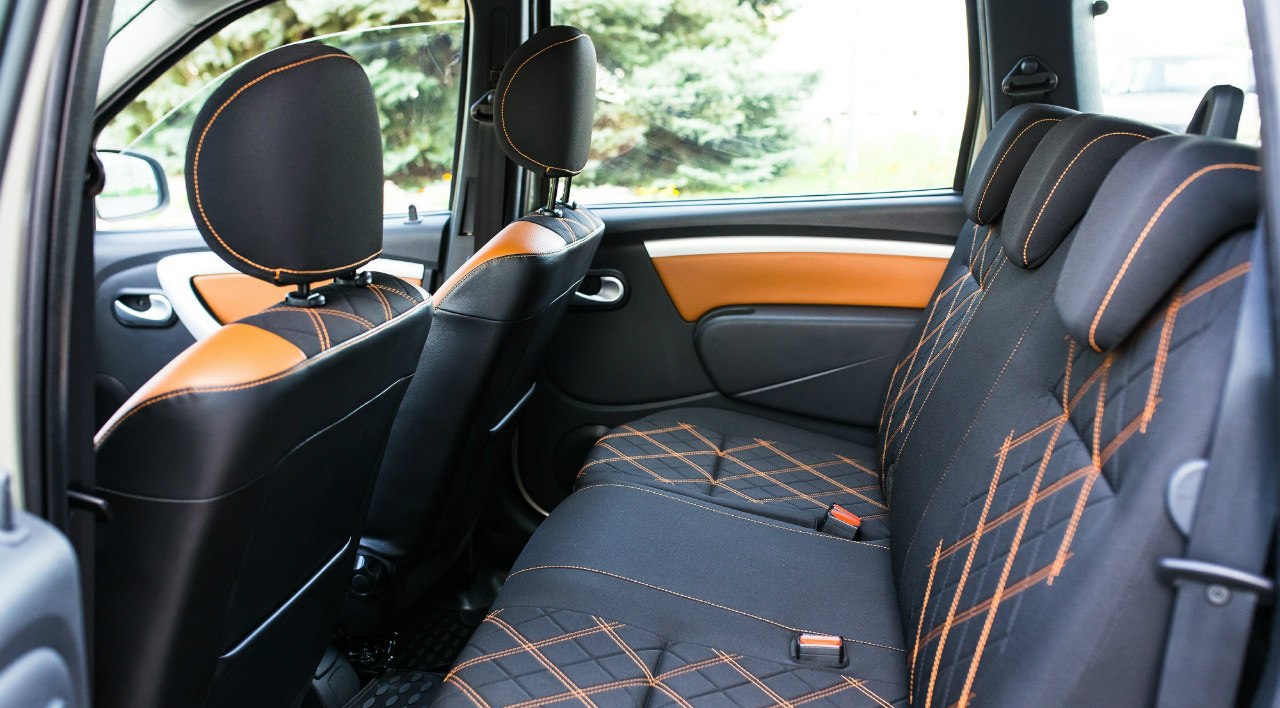 /img/cars/1637052195-interior_lada_Largus_Cross_7_mest_3.jpg
