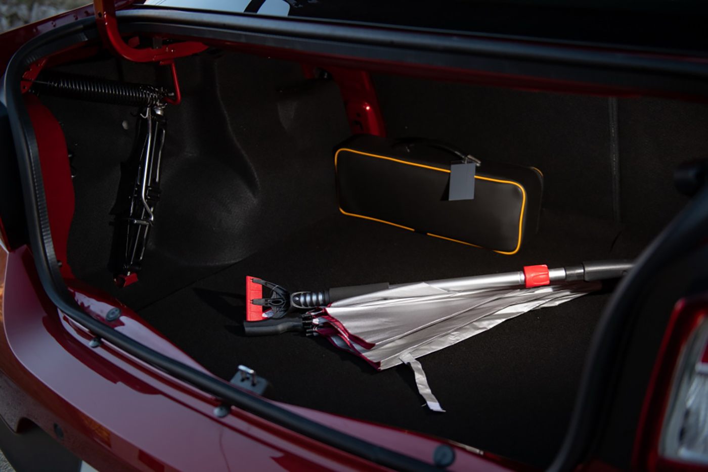 /img/cars/1637052993-interior_renault_Logan_Stepway_10.jpg