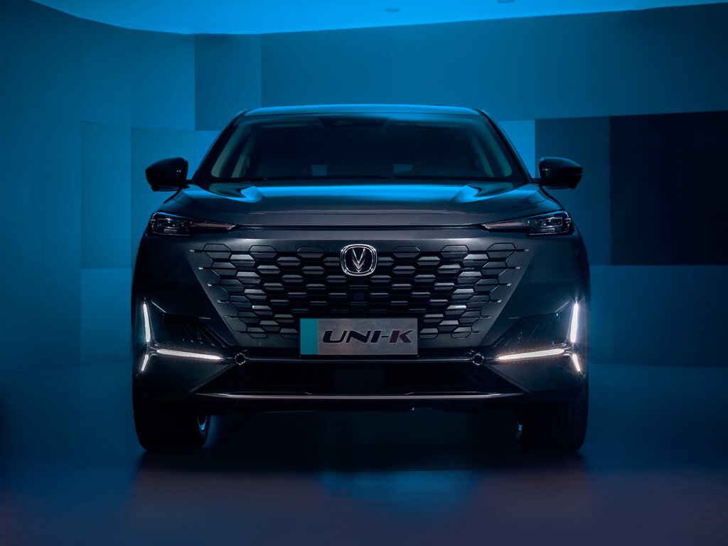 /img/cars/1659435411-changan_uniok_1044335.jpg