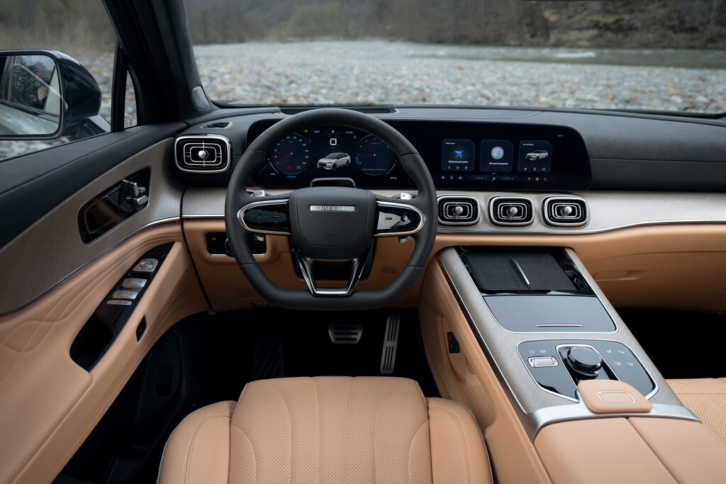 /img/cars/1713449625-jaecoo_j8_1197918.jpg