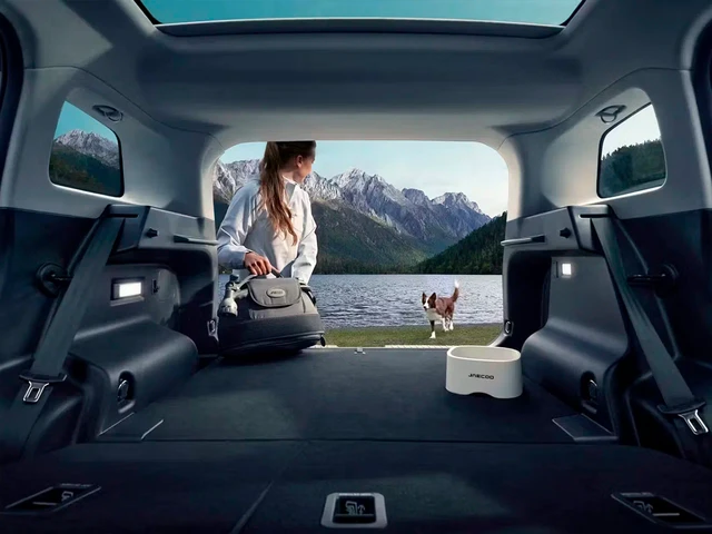 /img/cars/4971cbb4-318e-4784-84af-447435854753.webp