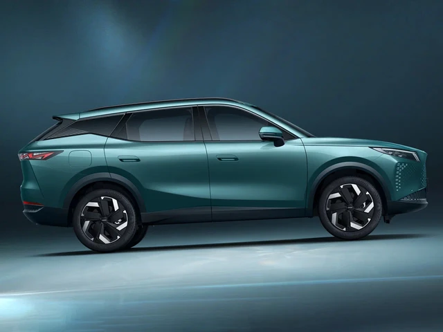 /img/cars/ba9b2bb9-6302-4451-804b-cf6be3be2427.webp